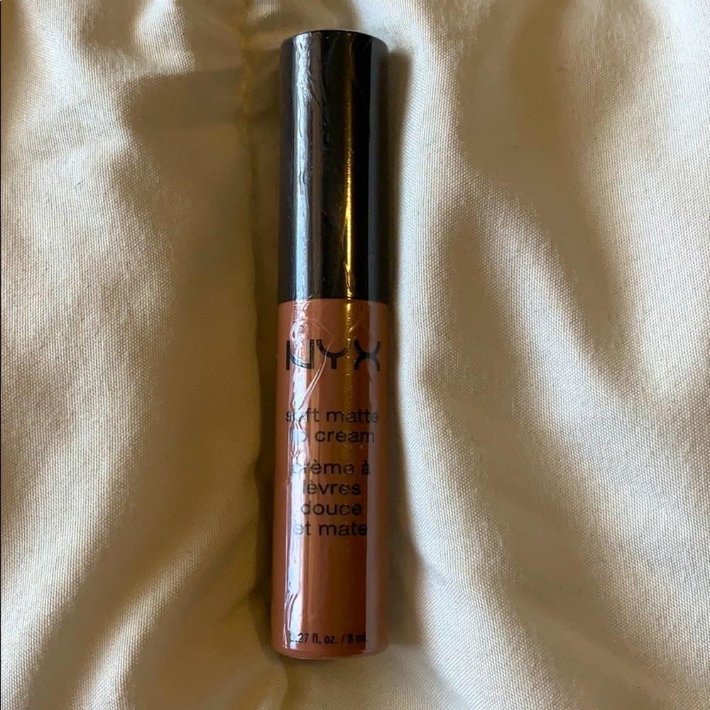 Nyx Soft Matte lip cream